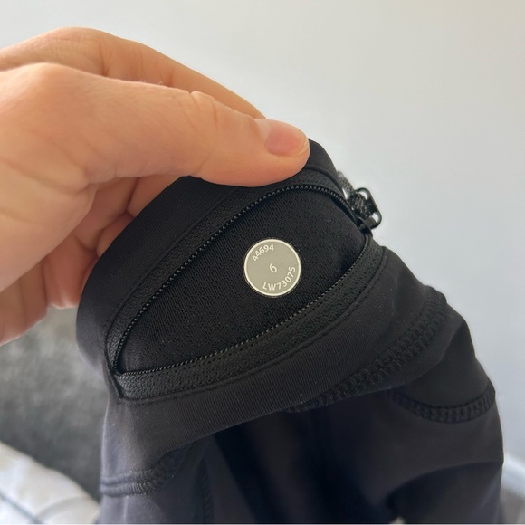 SOLD - Lululemon Black Athletic Shorts Size 6 - Picture 6 of 11